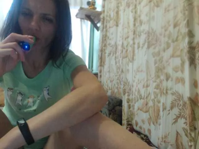 Offline MarinaQwert on BongaCams