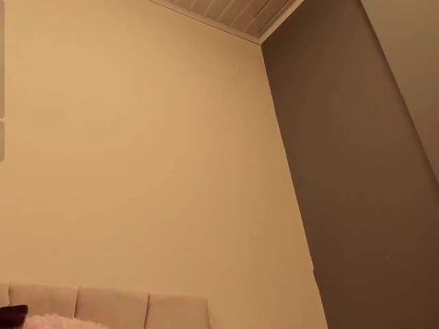 Melany-8 — Cover my naked body with oil and fuck it until I squirt 