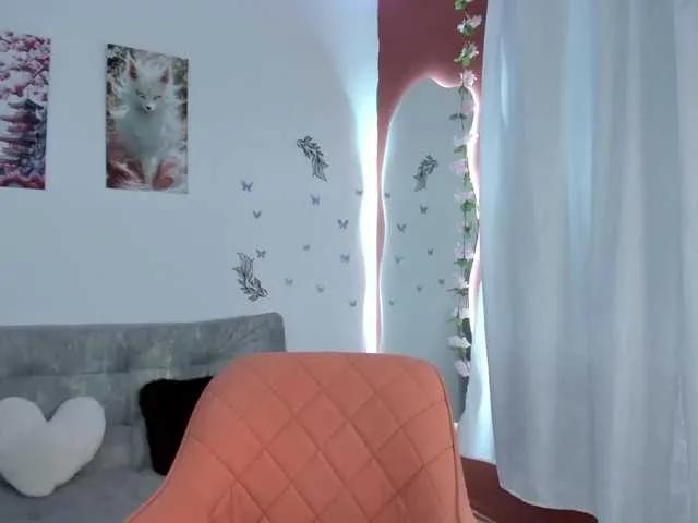 Offline melody-cute10 on BongaCams