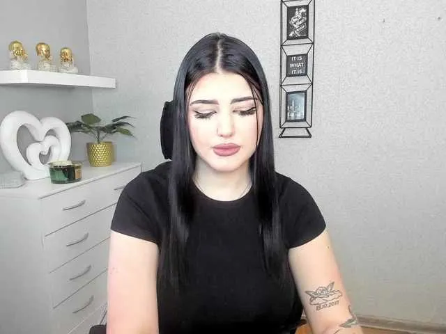 Offline Miabrunette22 on BongaCams