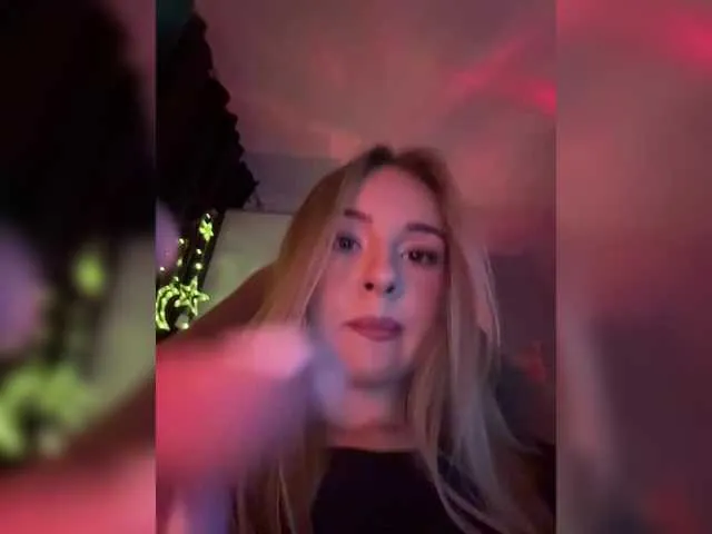 Nestyzz on BongaCams