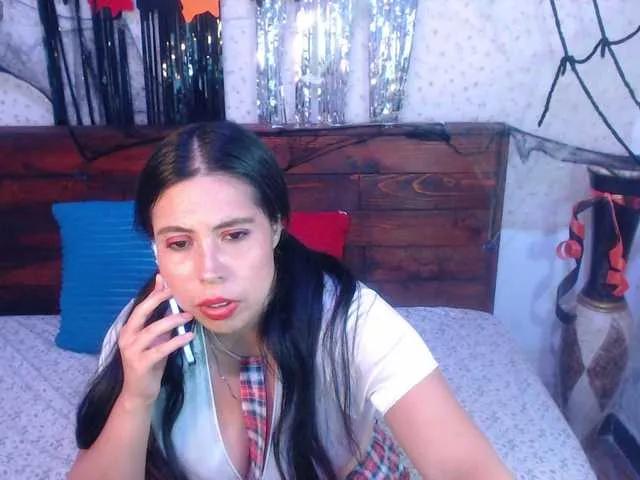 Offline NikkiMilky on BongaCams