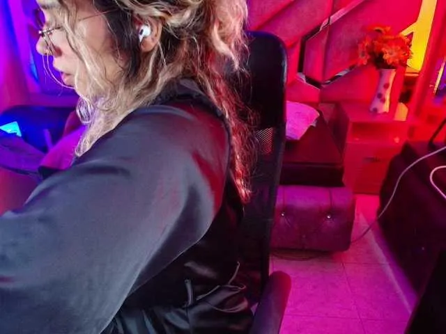 OliviaFox on BongaCams