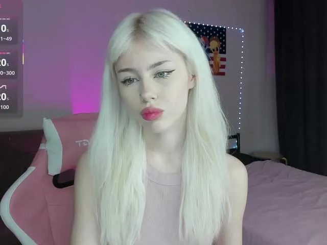 Offline redqwe0u0 on BongaCams