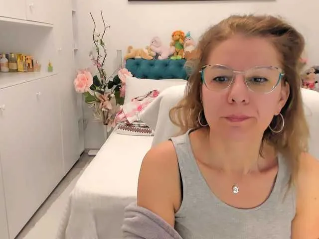 SalomeJade on BongaCams