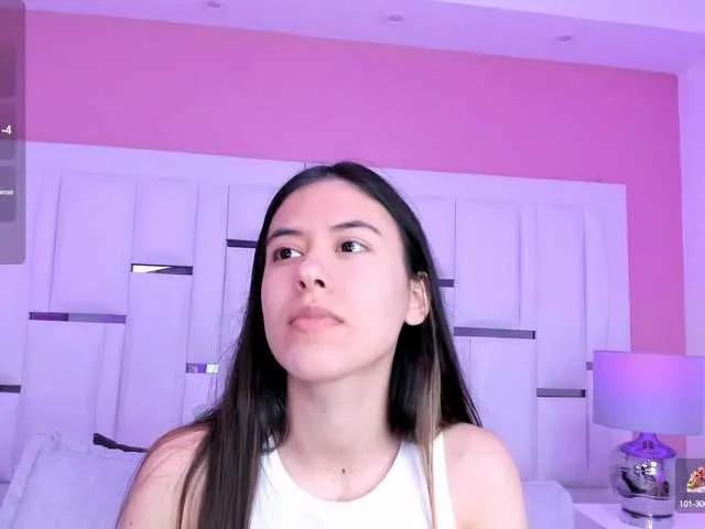 SashaCollinss on BongaCams 