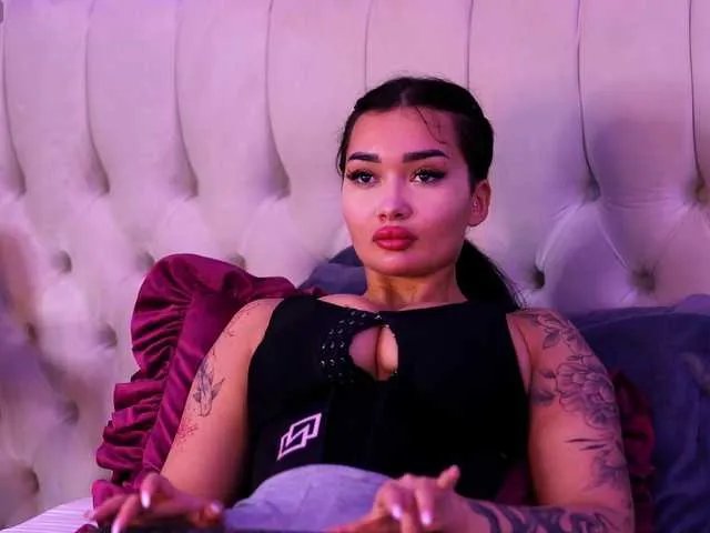 Offline SashaFerrera on BongaCams