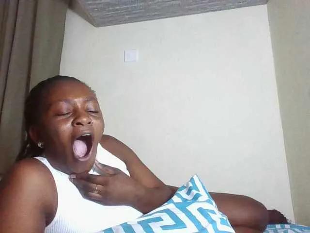 Sexydolly3 on BongaCams