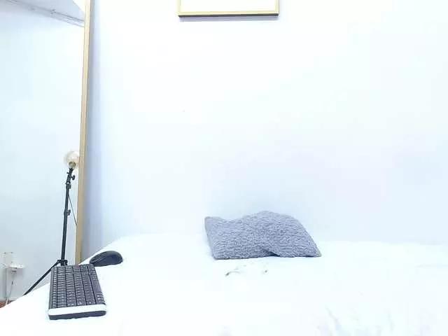 Offline slutlittlegir on BongaCams