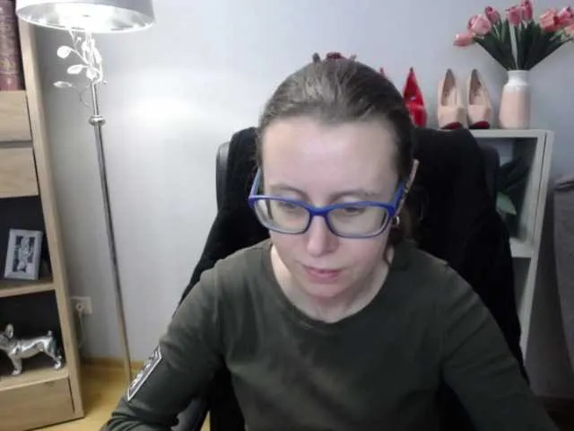 sparkleLizzy on BongaCams