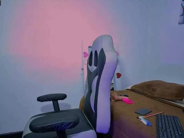 Tatis-Blux on BongaCams 