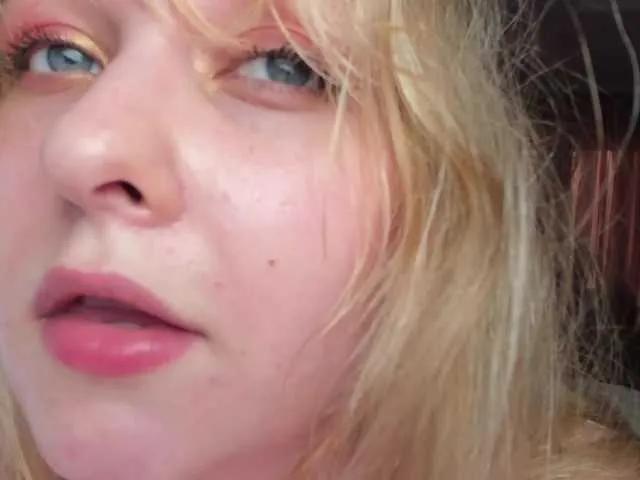 Offline teeencute on BongaCams