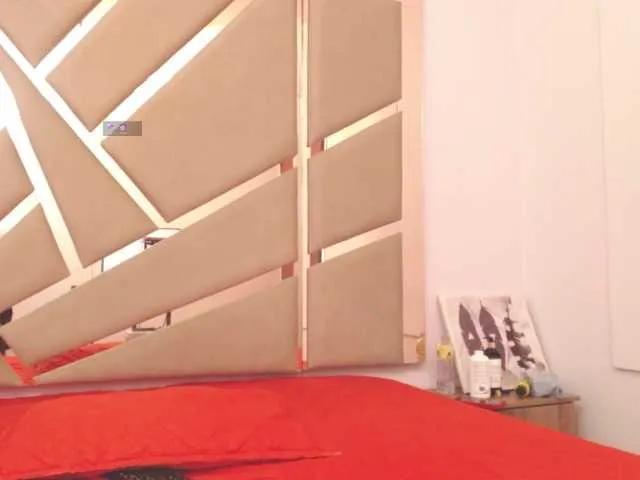 tu-y-yo19 — We are very turned on by the kisses on the neck, the French kiss, that we are in a show and they send us to not stop, when they ask us for new sexual poses, that they make us fuck hard and use big toys