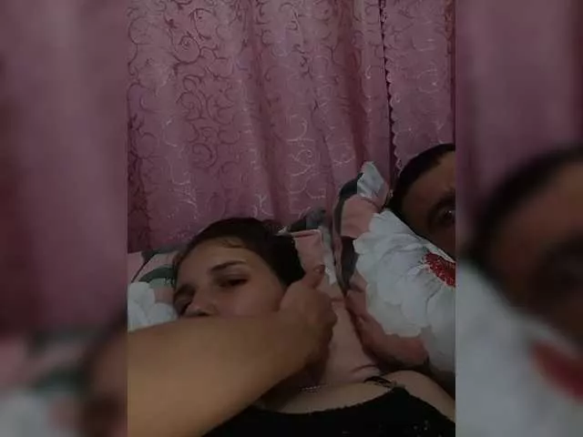 Offline UAlinas2003 on BongaCams