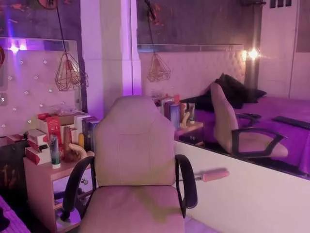 Offline viiolettlopez on BongaCams