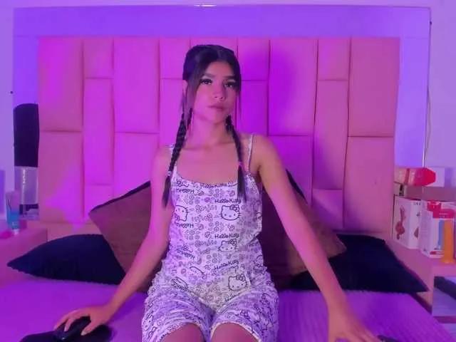 Offline viiolettlopez on BongaCams