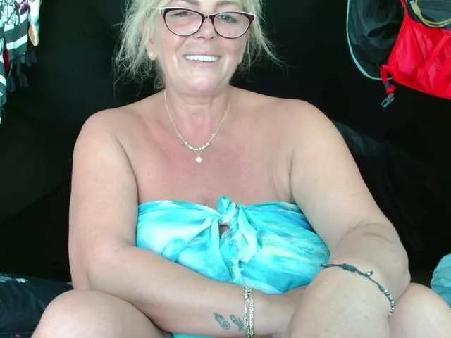 YulliaMilf on BongaCams 