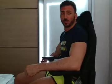 Freechat aaront0pmuscles on Chaturbate