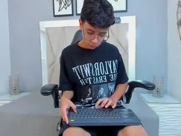 Freechat adams_bobby on Chaturbate