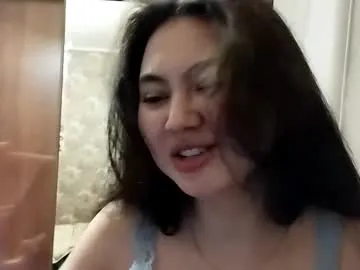 adelinehaefner on Chaturbate