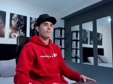 alejo_gray1 on Chaturbate