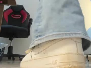 alma_fenix — GOAL: queen make me your slave [120 tokens remaining] heey, I'm Alma!  #sneakers #socks #feet #jeans #mistress