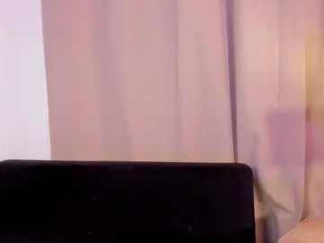 ameliiaa_smith — GOAL: Lick my finger + Moan for you [10 tokens remaining] Let my movements hypnotize you and take you to pleasure 