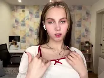 audiedelorbe — GOAL: look at my booty [31 tokens remaining] Welcome to my room! Let's have a good time together #new #18 #shy #skinny #cute