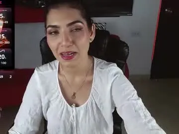 carolaine69_ on Chaturbate