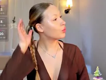 chloe_lov_ on Chaturbate