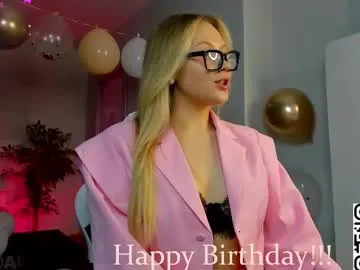 chloe_lov_ on Chaturbate