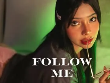 chloe_watson_ on Chaturbate