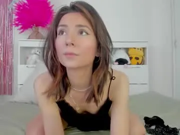 Freechat crystalnut on Chaturbate