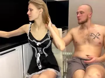 Freechat daisy_couple on Chaturbate