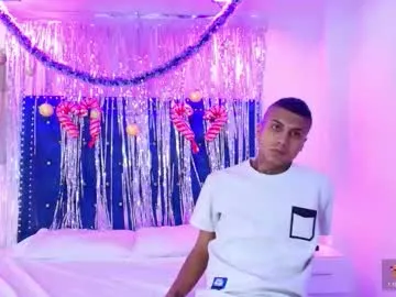 Private damian_and_roxanne on Chaturbate