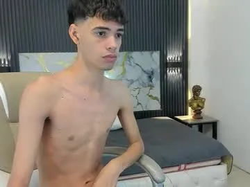 dark_desiree18 on Chaturbate