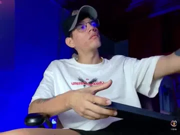 daviid_huge — GOAL: Tip 25 if you love me & Rateexplode cum show [924 tokens remaining] Welcome to my room! :hhi   #18 #bigcock #lovense #feet #cum