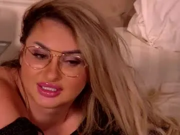 Freechat denisseperry on Chaturbate