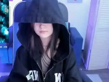 Freechat elainebeness on Chaturbate