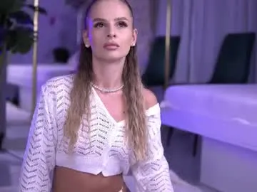 elarashine on Chaturbate