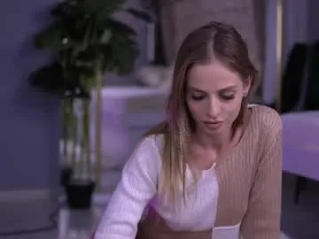 elarashine on Chaturbate