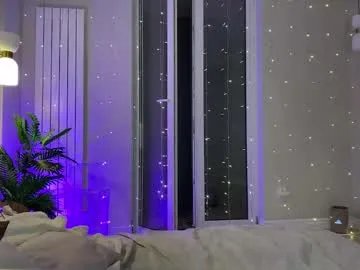 elixiirr — take off my sweatshirt [553 tokens left] PVT is open Hello world! Let's make this day better together #18 yo #new #bigboobs #shy #blonde