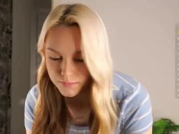 Freechat emmiemurray on Chaturbate