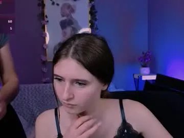 flora_ri on Chaturbate