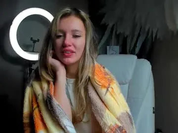 Freechat foxy_blond on Chaturbate