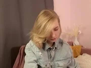 gwenkevwitch — my name is Jannie and im very new here!! ^^  goal: take off top #shy #blonde #feet #young #new [399 tokens remaining]
