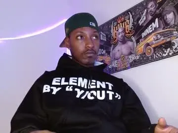 Freechat hazlan_420 on Chaturbate