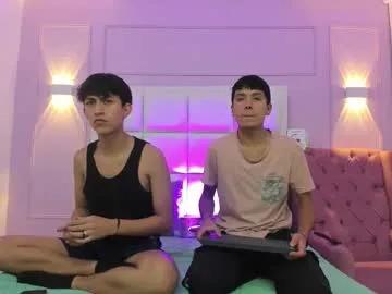 Freechat hoot_booys_ on Chaturbate