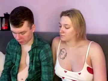 Freechat julielourens on Chaturbate