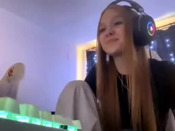 Away kayceefroehner on Chaturbate